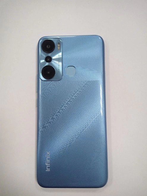 Смартфон Infinix HOT 20i