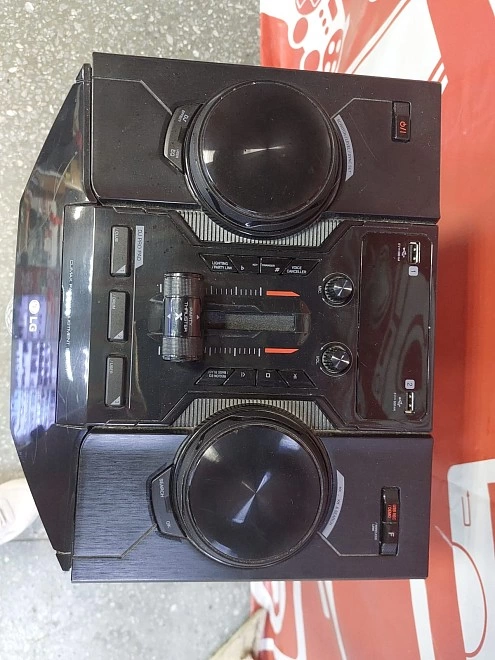 Портативная акустика LG OМ7560