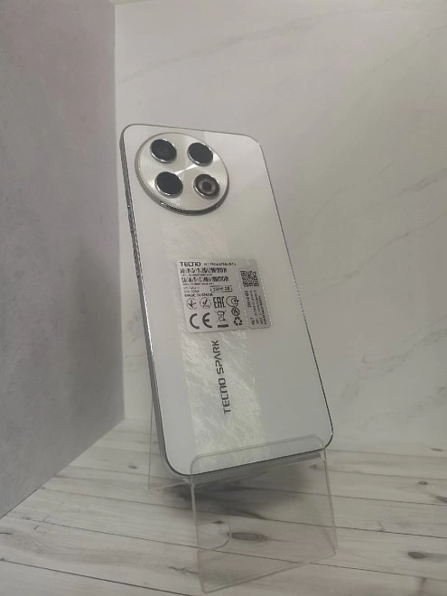 Смартфон TECNO Spark 30 pro 8/256