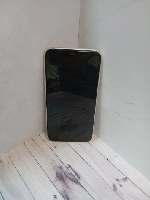 Смартфон Apple iPhone 11 64 ГБ