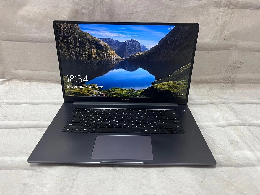 Ноутбук HONOR i3 10110U 2.10GHz/8 Gb/SSD256Gb/UHD Graphics 