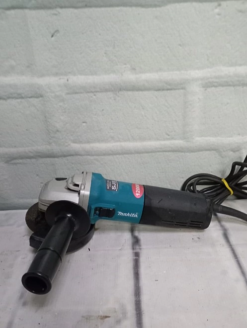 Болгарка Makita 9562CVH