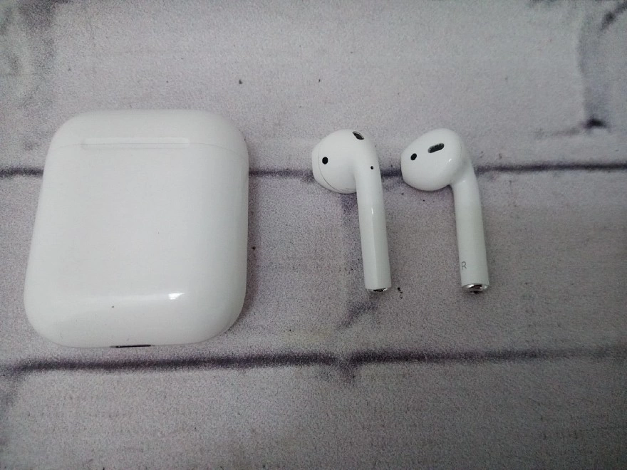 Наушники беспроводные Apple AirPods 2 (A2032/A2031/A1602)