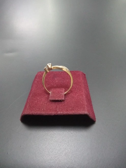 Кольцо золотое с камнями   585пр 2,13гр 17р-р (ФМ)