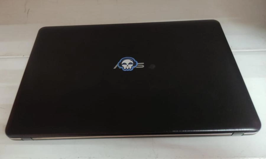 Ноутбук ASUS D540M