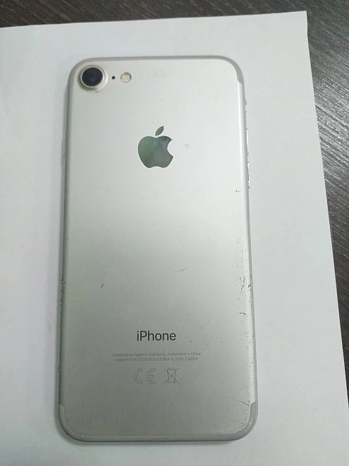 Смартфон APPLE  iPhone 7 128 ГБ