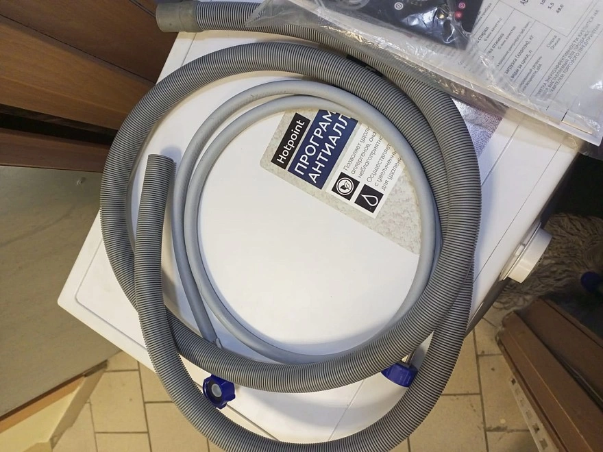Стиральная машина HOTPOINT VMSF 501 В