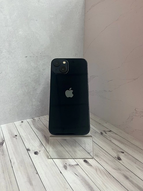 Смартфон Apple iPhone 13