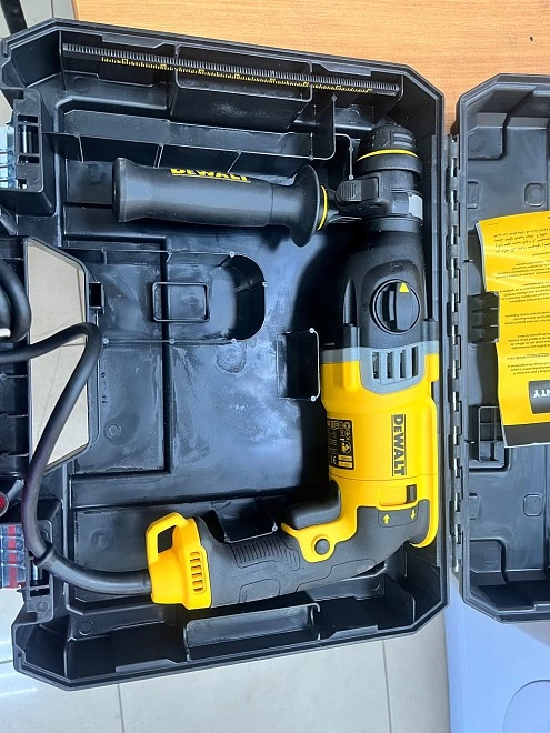 Перфоратор DeWALT D25143K
