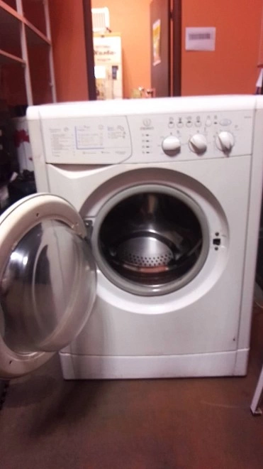 Стиральная машина Indesit WISL 103