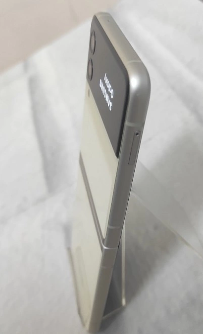 Смартфон Samsung Galaxy Z Flip 3 5G 8/256Gb