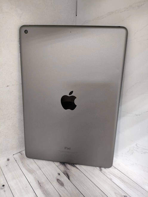 Планшетный компьютер Apple iPad MK2K3KN/A