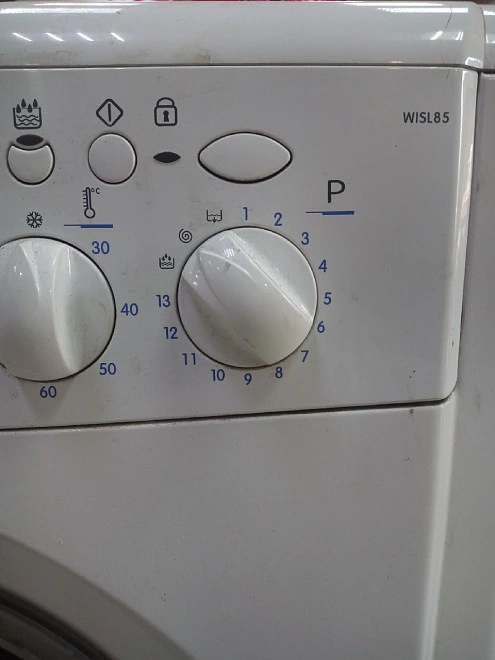 Стиральная машина Indesit WISL85