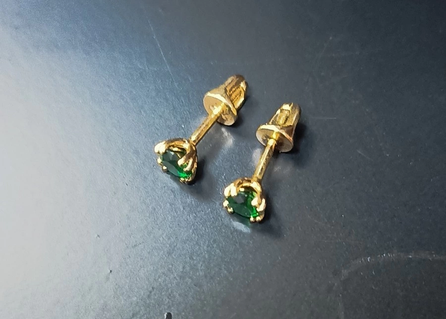 Серьги золотые с камнями  585 проба 1,075 гр (ФМ)