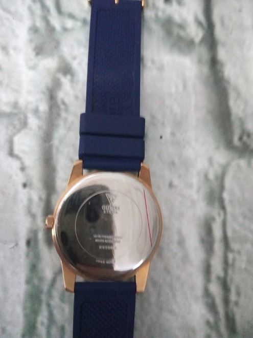 Часы наручные Guess W0991G4