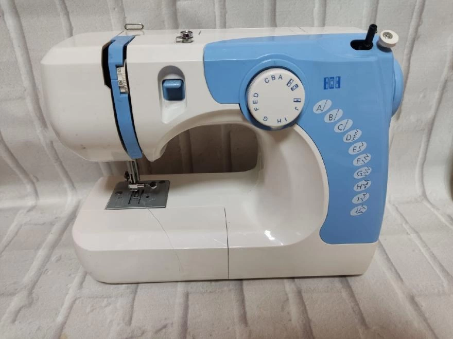 Швейная машина Comfort 15 белый/голубой