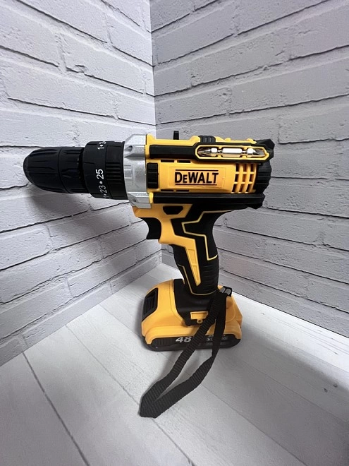 Шуруповерт DeWALT Ударный 48V