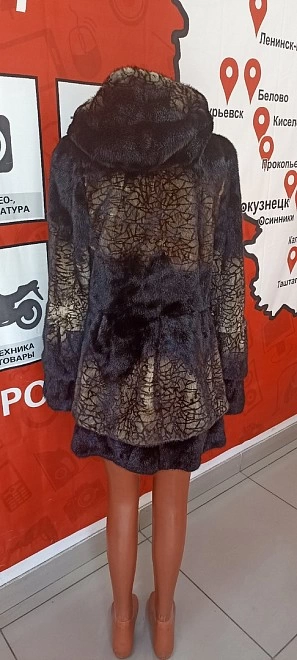 Шуба средней длинны, цельная  46 размер