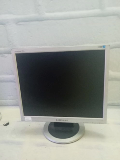 Монитор Samsung Syncmaster 721n