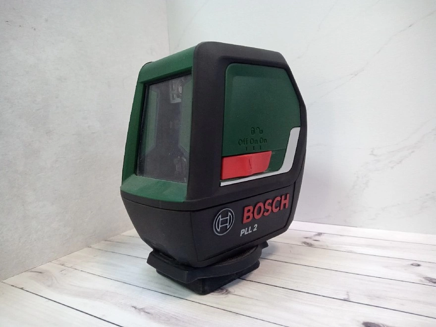 Лазерный невелир Bosch  PLL 2