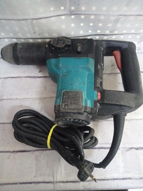 Перфоратор Makita HE3000C