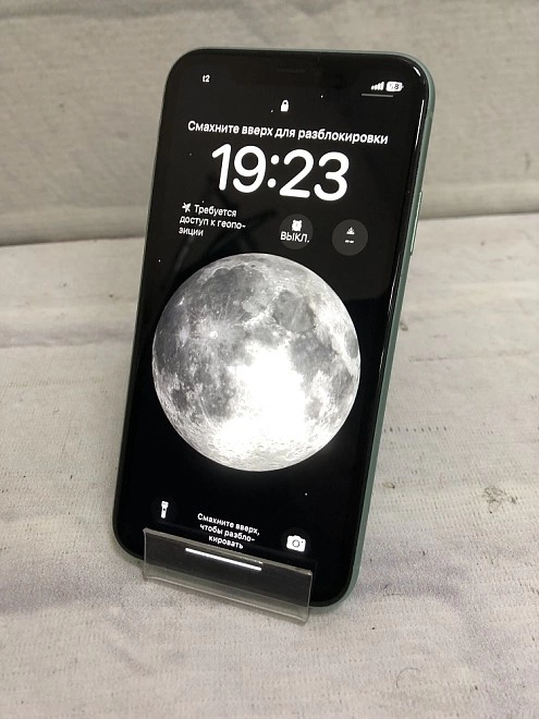Смартфон Apple iPhone 11 4/128Gb