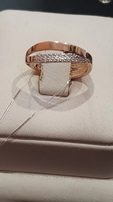 Кольцо золотое с камнями  585пр 19р-р 2,28гр ФМ