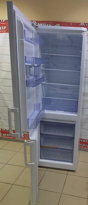 Холодильник Beko CS 334020