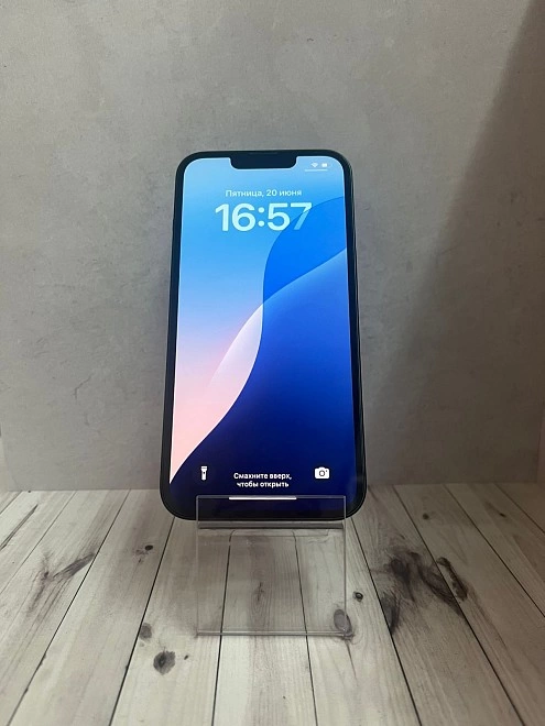 Смартфон Apple iPhone 13