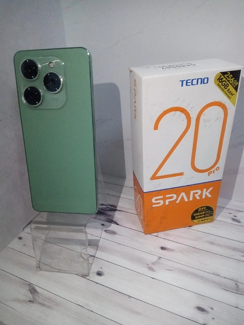 Смартфон TECNO SPARK 20 Pro 8/256 Gb