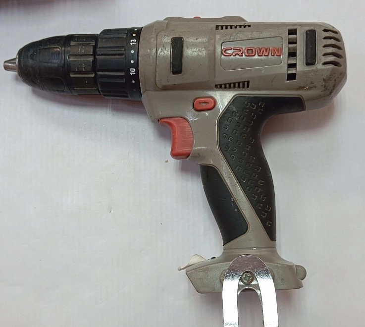 Шуруповерт Crown CT21046L