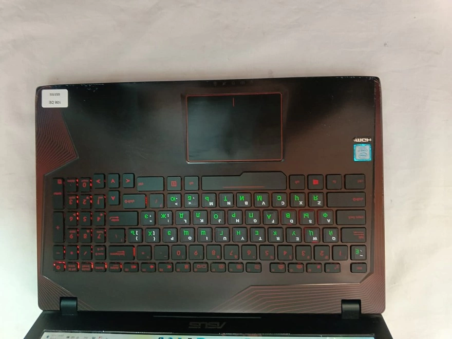 Ноутбук Asus i7 7700HQ 2.50GHz/8Gb озу/SSD 128Gb/GTX 1050