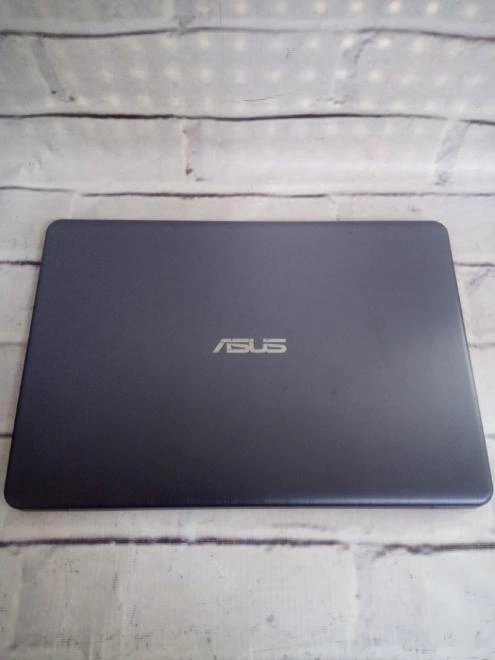 Ноутбук Asus ОЗУ 4;HDD 115;Graphics 605;Pentium silver N5000