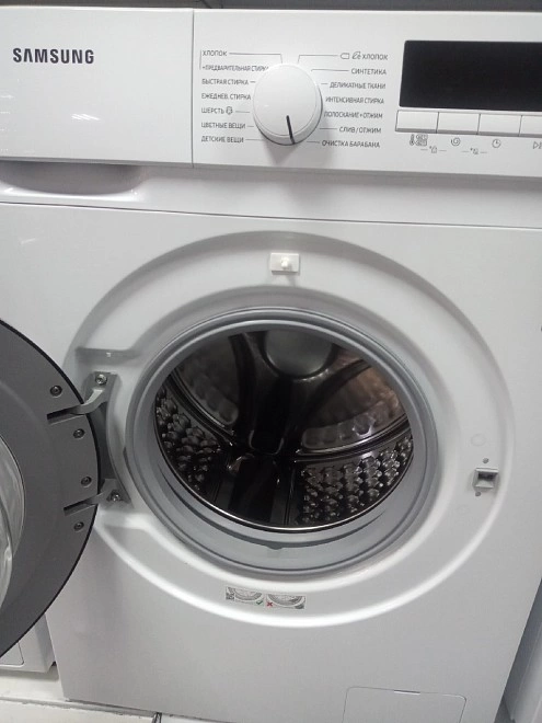 Стиральная машина Samsung WW80T3040BW