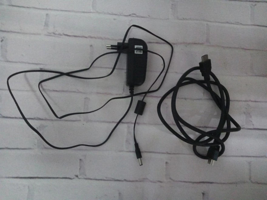 Монитор AMCV M22X3