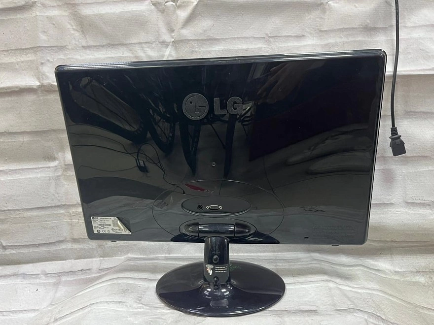 Монитор LG Flatron E2350S