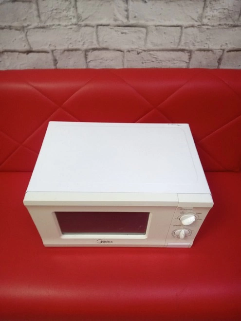 Микроволновая печь Midea MM720CPI
