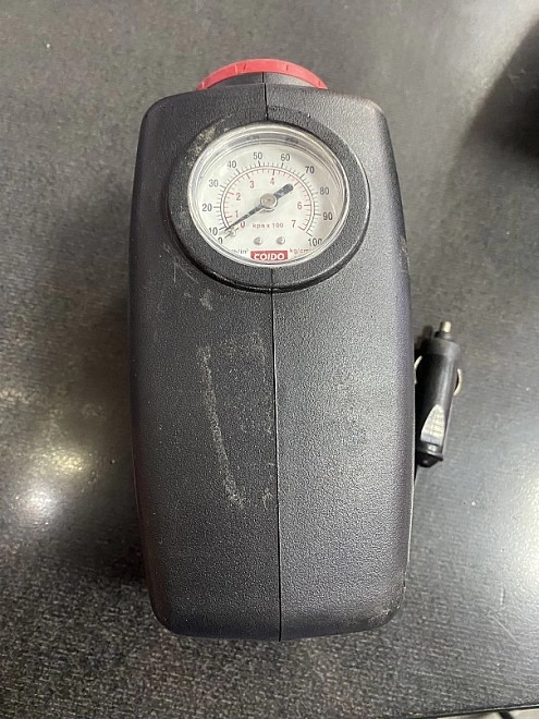 Компрессор автомобильный Coido 300PSI