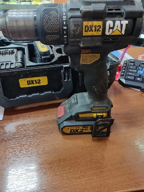 Шуруповерт CAT DX12