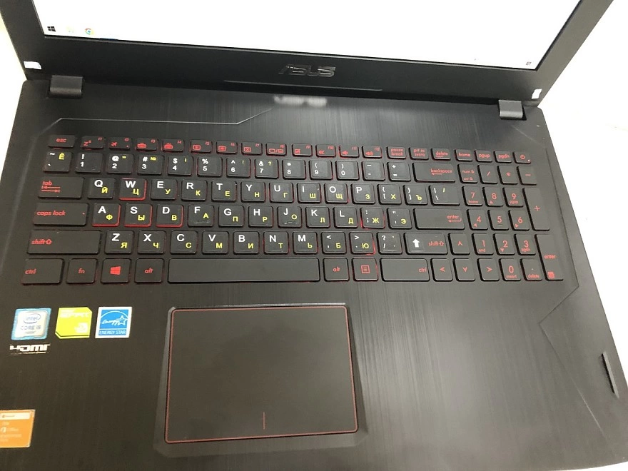 Ноутбук Asus i5-6300HQ 4/4 по 2.3Ghz/16 ОЗУ/SSD256+HHD/GF1060