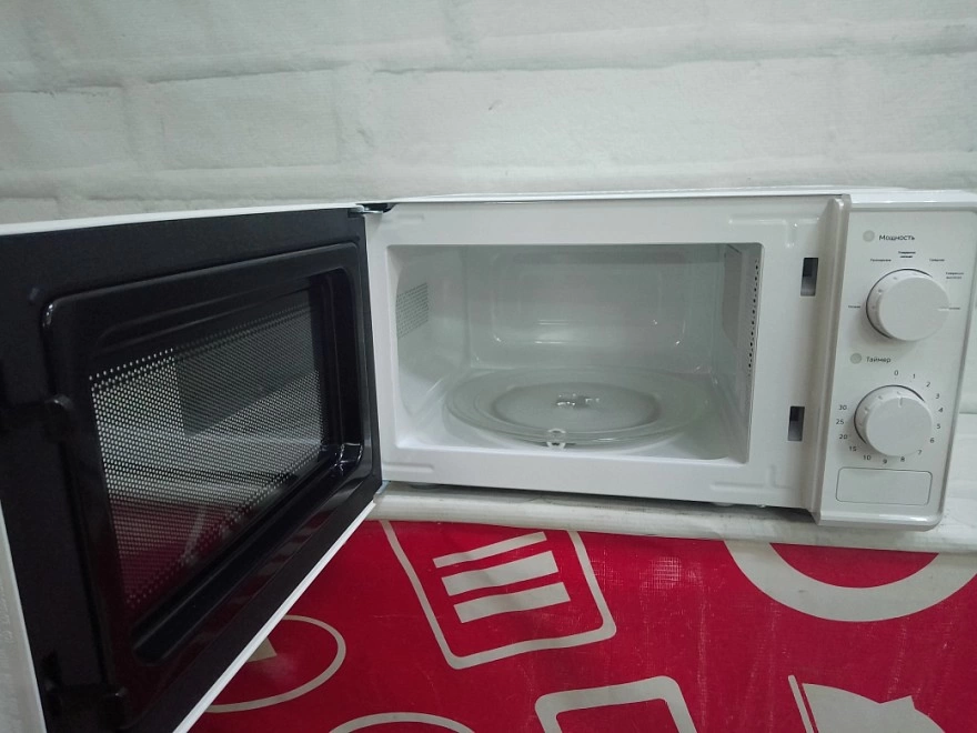 Микроволновая печь Hi M020W03 White