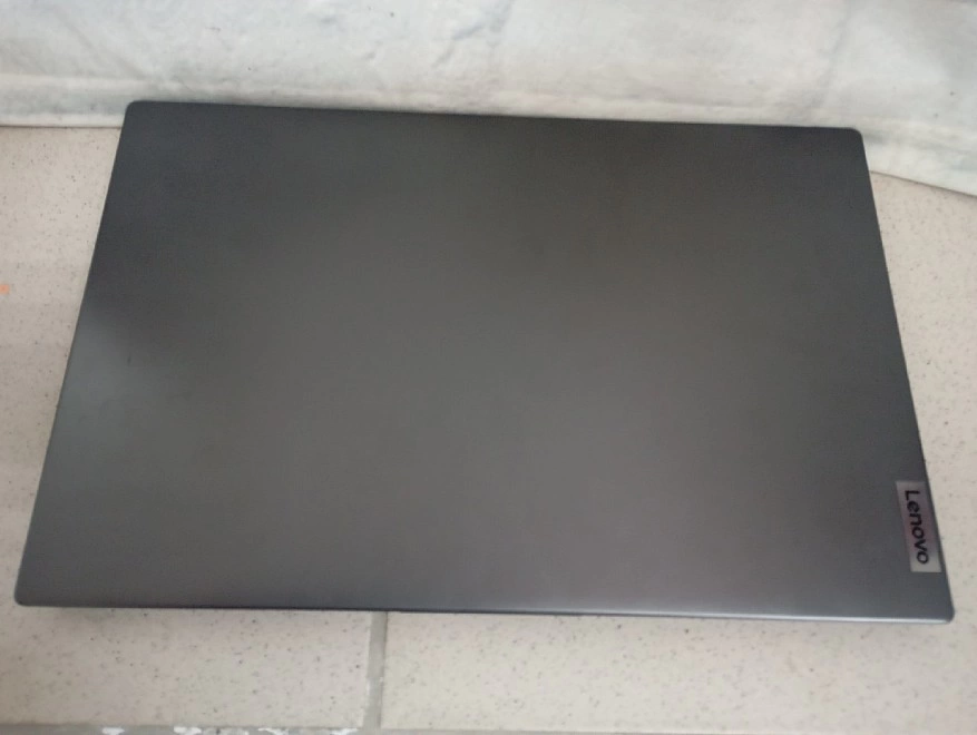 Ноутбук  Lenovo i3-1215U/8ram/480ssd/intelUHD