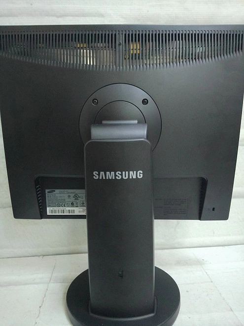 Монитор Samsung 934N