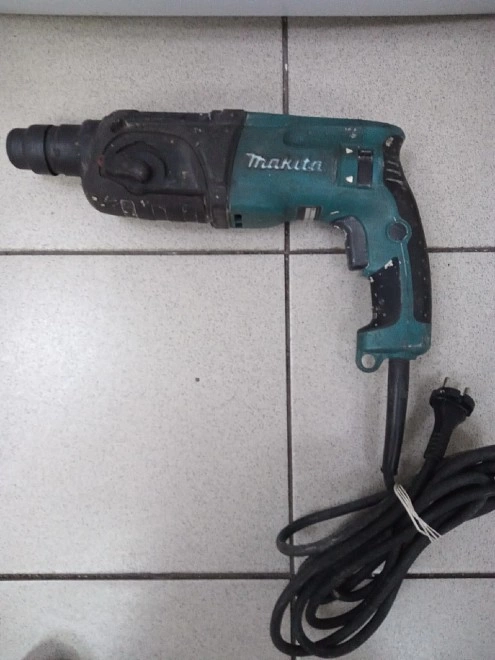 Перфоратор Makita HR2470