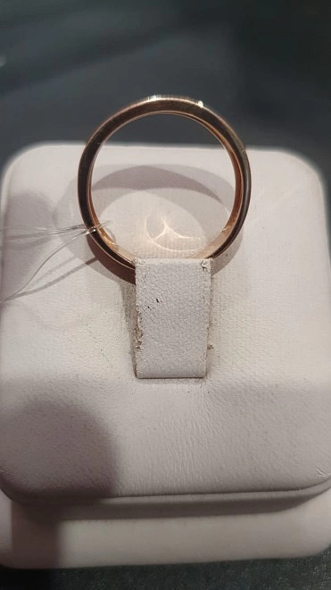 Кольцо золотое с камнями  585пр 18р-р 2,94гр ФМ