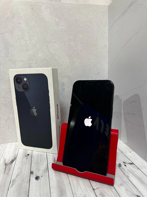 Смартфон Apple iPhone 13