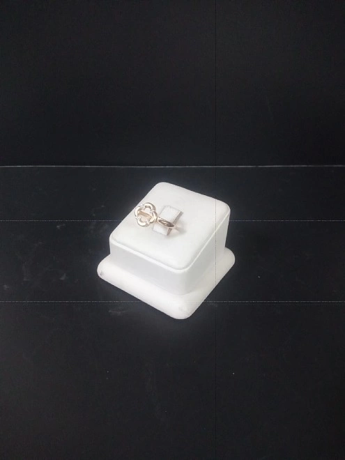 Кольцо золотое с камнями 585пр 2,050 гр 18,5р ФМ
