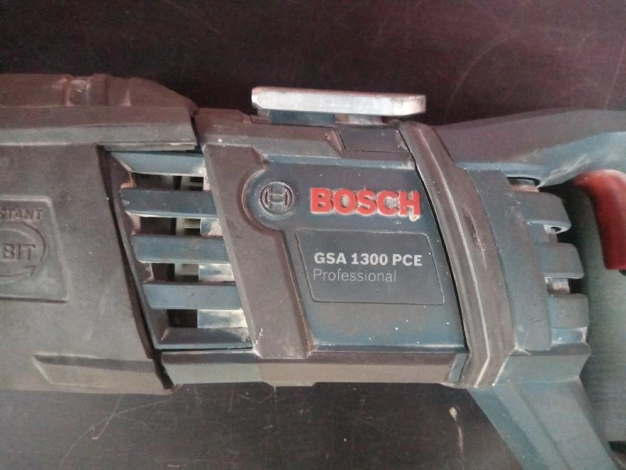 Электропила сабельная Bosch GSA 1300 PCE