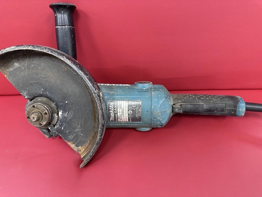 Болгарка Makita GA9050
