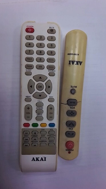 Телевизор Akai LEA-32M12W